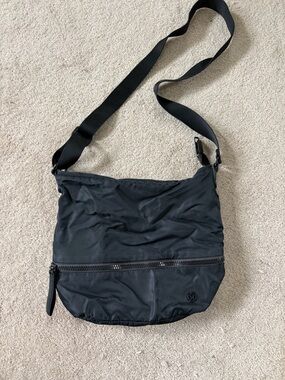 Lululemon nylon crossbody bag - black